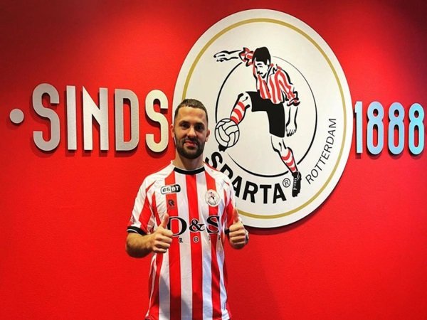 Lazio Resmikan Transfer Riza Durmisi ke Sparta Rotterdam