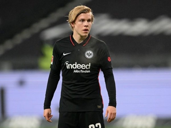 Masa Depan Hauge Lebih Jelas, Bagaimana Statusnya Dipermanenkan Frankfurt?