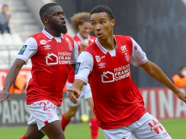 Milan Siap Saingi PSG dan Dortmund Buru Striker Reims Huge Ekitike