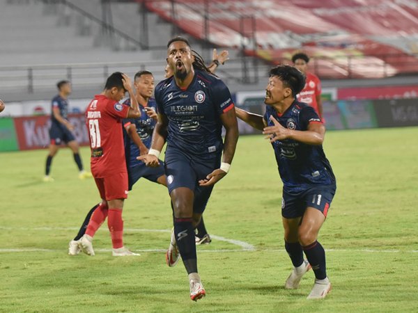 Arema FC Gagal Taklukkan Skuat Pincang Persija Jakarta