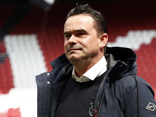 Gara-gara ini Marc Overmars Putuskan Mundur dari Ajax