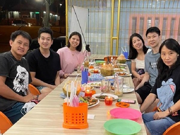 Momen Goh/Shevon Makan Malam Bersama Candra Wijaya & Greysia Polii
