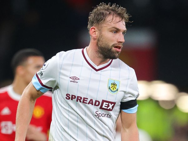 Burnley Tidak Akan Diperkuat Charlie Taylor Saat Jumpa Manchester United