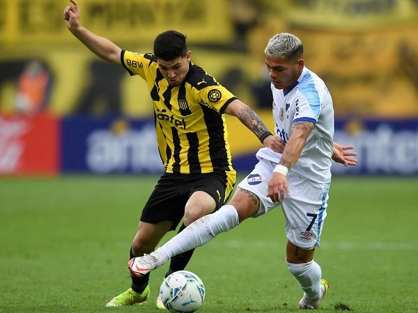 Percepat Negosiasi Agustin Alvarez, Milan Bakal Hadapi Inter dan Fiorentina