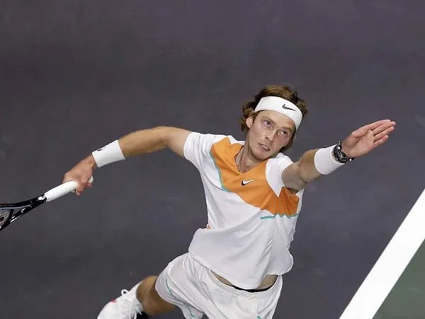 Andrey Rublev sisihkan Henri Laaksonen di Rotterdam Open 2022