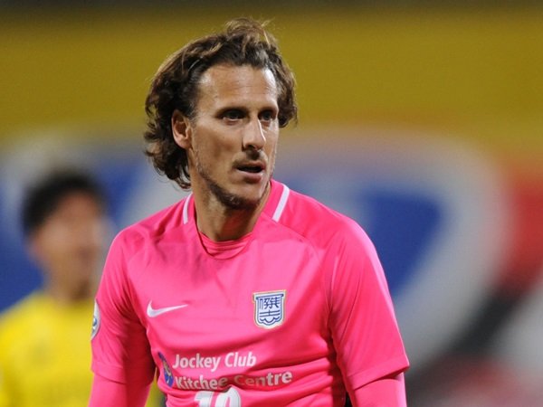 Sudah Kepala Empat, Forlan Putuskan Kembali Dari Pensiun