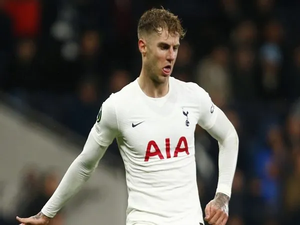 Conte buat kesalahan tidak turunkan Rodon