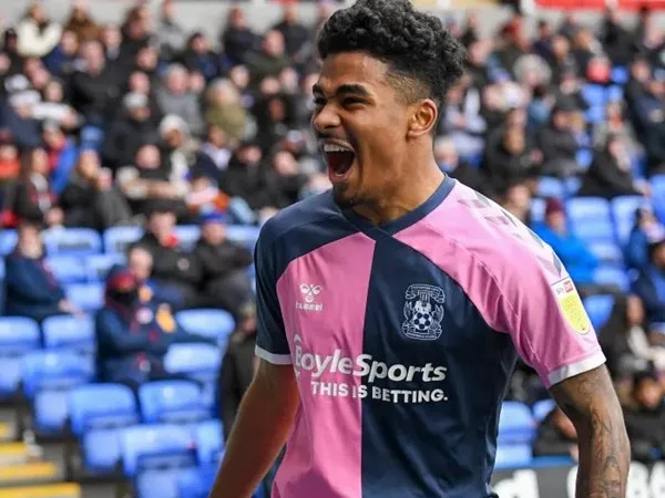 Chelsea Sempat Mau Bawa Pulang Ian Maatsen dari Coventry