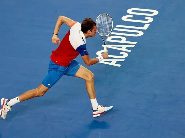 Daniil Medvedev jinakkan Benoit Paire Di Acapulco musim 2022