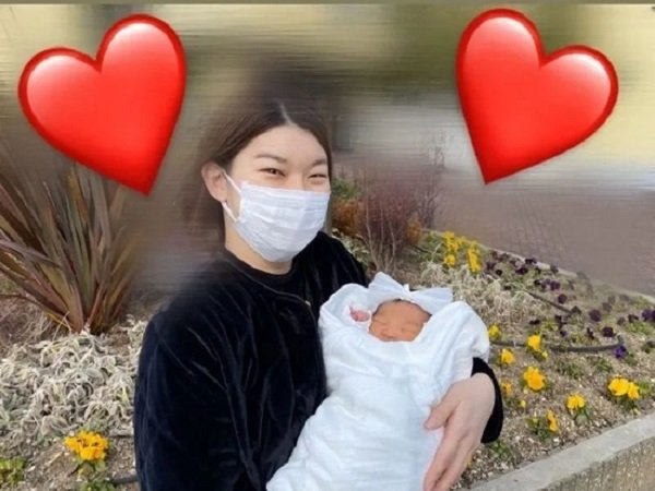 Selamat! Ayaka Takahashi Melahirkan Seorang Putri