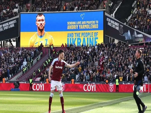 West Ham memberikan dukungan kepada penyerang asal Ukraina yaitu Andriy Yarmolenko, di tengah invasi Rusia kepada negara asal sang winger / via Getty Images
