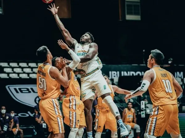 Tyree Robinson jadi pahlawan kemenangan Satya Wacana atas Tangerang Hawks.