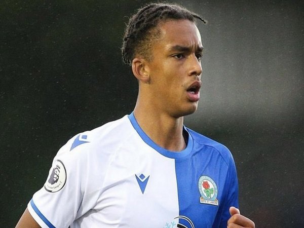 Tottenham Saingi Chelsea dan MU Dalam Perburuan Ashley Phillips