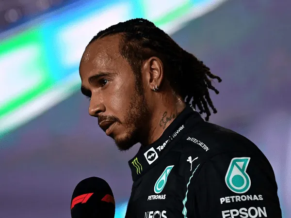 Lewis Hamilton tegaskan sudah siap hadapi persaingan di F1 2022.