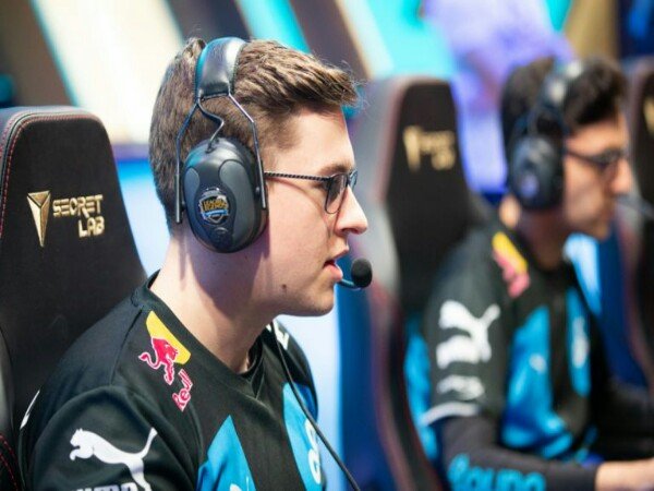 Kembali ke Cloud9, Svenskeren Menjadi Jungler Pengganti