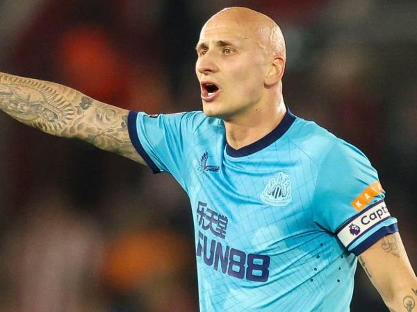 Shelvey Dapat Pujian Khusus dari Gelandang Real Sociedad