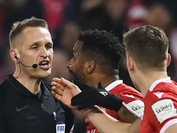 Nottingham Tidak Dapat Penalti Lawan Liverpool, Wasit Buat Keputusan Benar