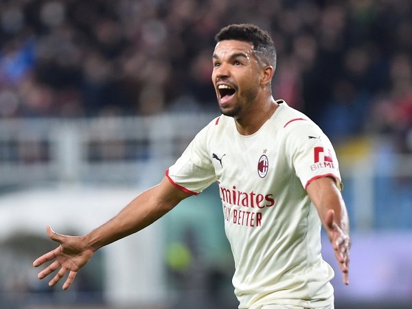 Messias Ingin Yakinkan Milan Agar Permanenkan Statusnya