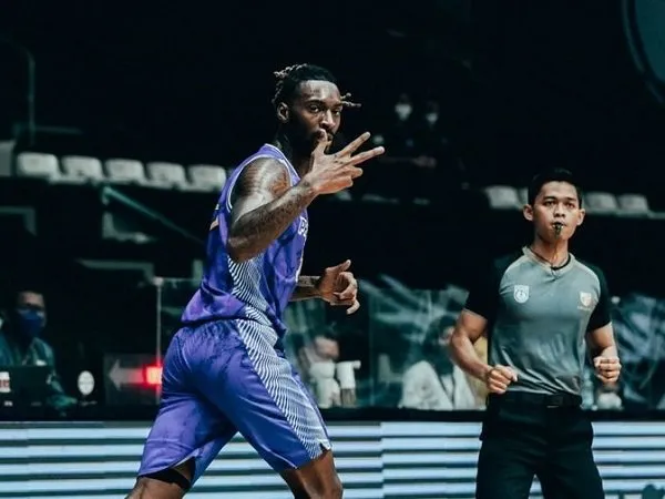 Chris Sterling tinggalkan Prawira Bandung karena masalah keluarga.