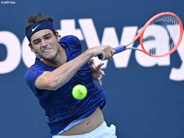 Taylor Fritz Awali Miami Open Dengan Kemenangan Ketat Ini