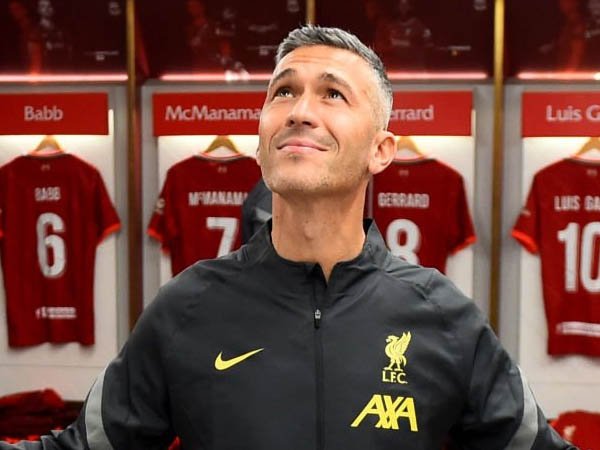 Garcia Jelaskan Perbedaan Kandang Liverpool dan Barcelona