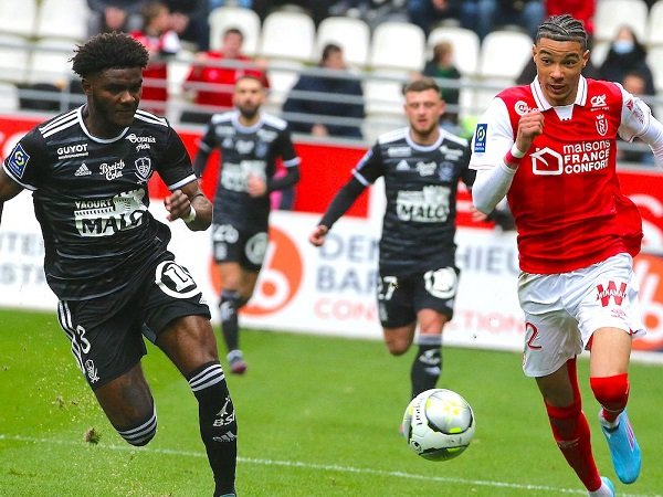 Negosiasi Dengan DIvock Origi, Milan Lirik Striker Muda Reims Hugo Ekitike