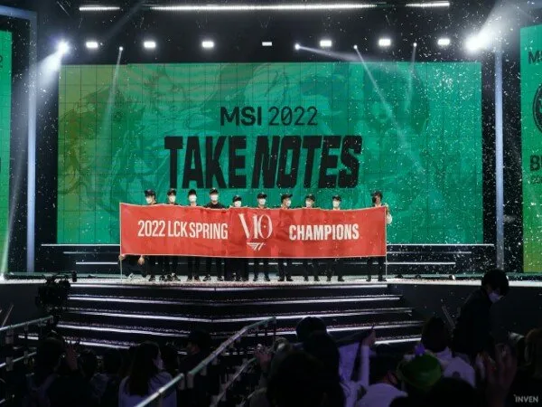 T1 Rengkuh Trofi LCK Split ke-10 usai Juara LCK Spring Split 2022