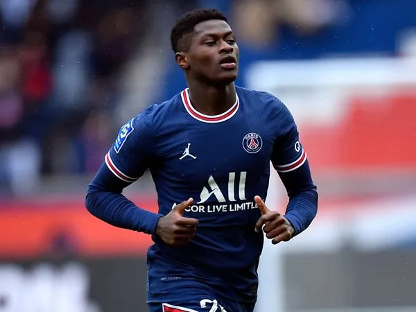 Bek Paris Saint-Germain, Nuno Mendes.