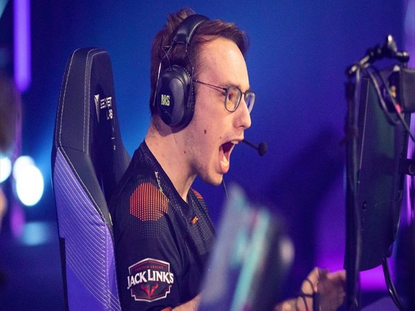 Sudah Negatif Covid-19, Derke Gabung Fnatic untuk Masters Reykjavík 2022