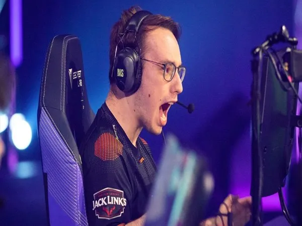 Negatif Covid-19, Derke Kembali Gabung Fnatic untuk Masters Reykjavík 2022