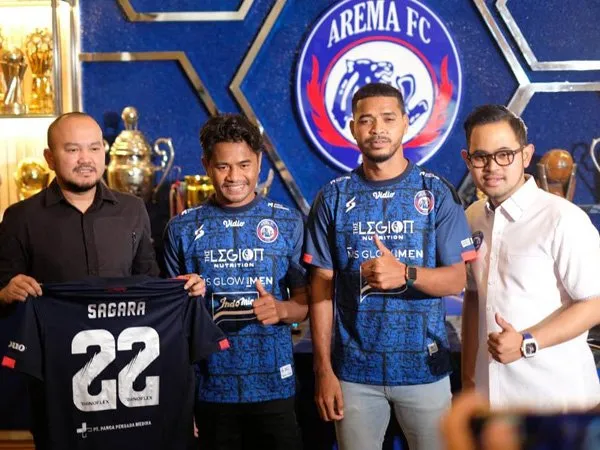 Arema FC perkenalkan Hasyim Kipuw dan Ilham Udin sebagai rekrutan anyar