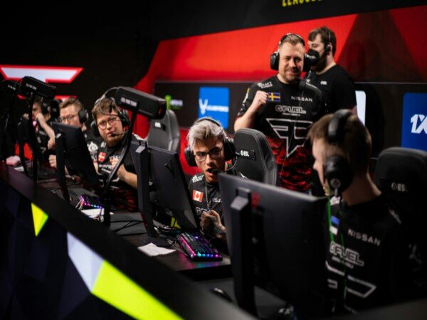 FaZe Clan Lanjutkan Tren Juara usai Menjuarai ESL Pro League Season 15