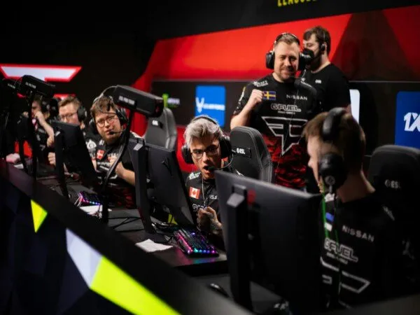 FaZe Clan Lanjutkan Tren Juara usai Menjuarai ESL Pro League Season 15