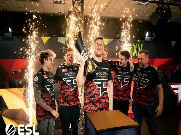 FaZe Clan Tembus Peringkat 1 Dunia Ranking CS:GO HLTV, Pertama Sejak 2018