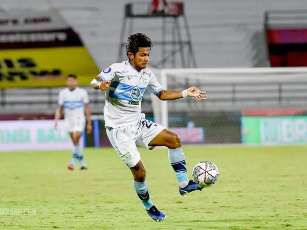 Eks winger Persela Lamongan, Riyatno Abiyoso resmi bergabung dengan Persik Kediri
