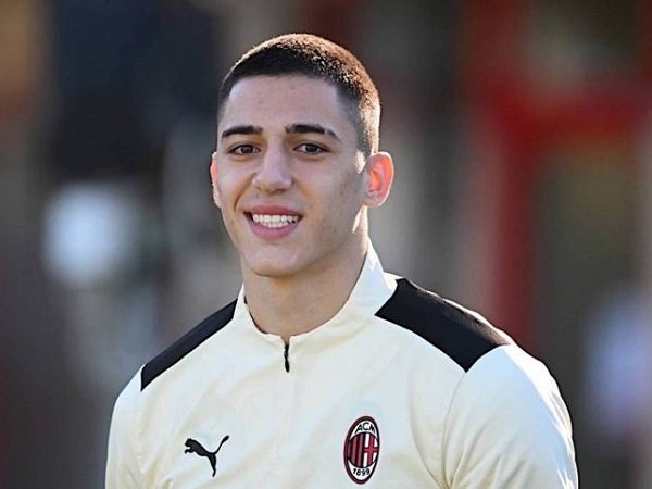 Belum Catat Penampilan Senior di Milan, Ini Dua Pilihan Masa Depan Lazetic