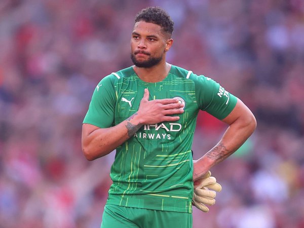 Zack Steffen Bikin Blunder, Pep Guardiola Beri Pembelaan