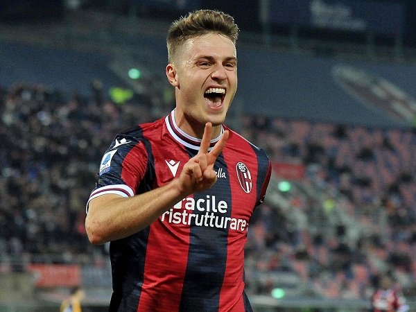 Diminati Milan, Svanberg Redam Rumor Transfernya Dari Bologna