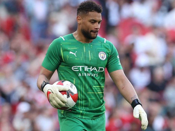 Nathan Ake Komentari Blunder Zack Steffen di Semifinal Piala FA