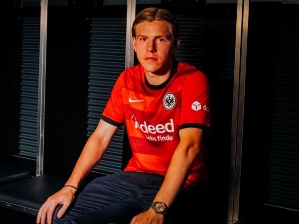 Hauge Bakal Rampungkan Transfer Permanennya Ke Frankfurt