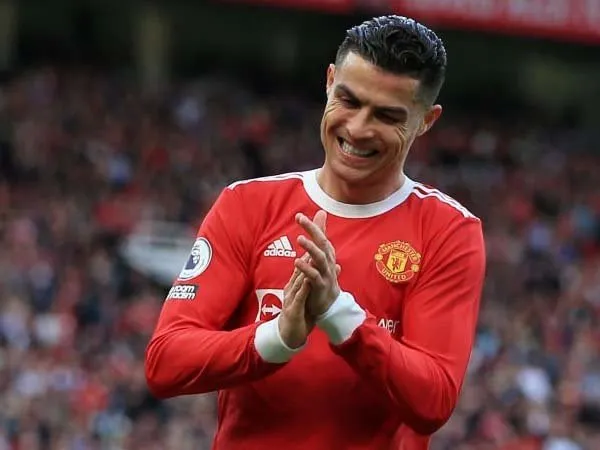 Ronaldo Ucap Terima Kasih Atas Penghormatan yang Diberikan Anfield