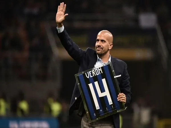 Juan Sebastian Veron menjagokan Inter Milan untuk meraih treble winner domestik pada musim ini / via FC Inter Official