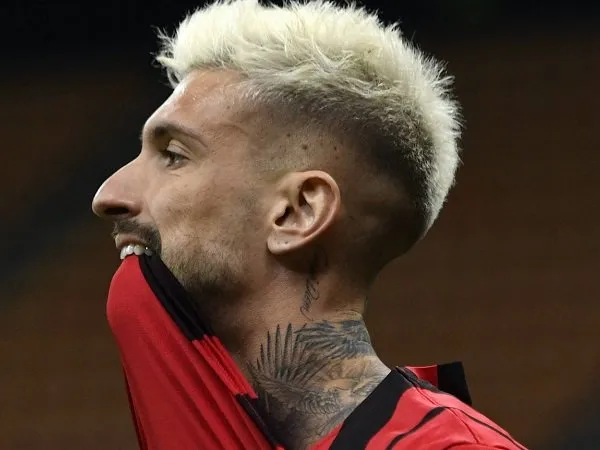 Winger Milan Samu Castillejo