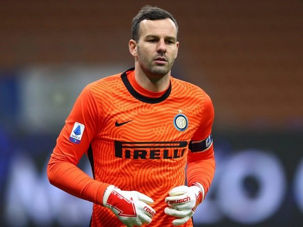 Terima Banyak Kritik, Samir Handanovic Pemain Penting Bagi Inter