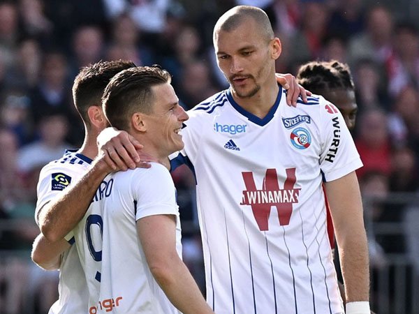 Cetak Gol Kemenangan untuk Strasbourg, Gameiro Dipuji Oleh Julien Stephan