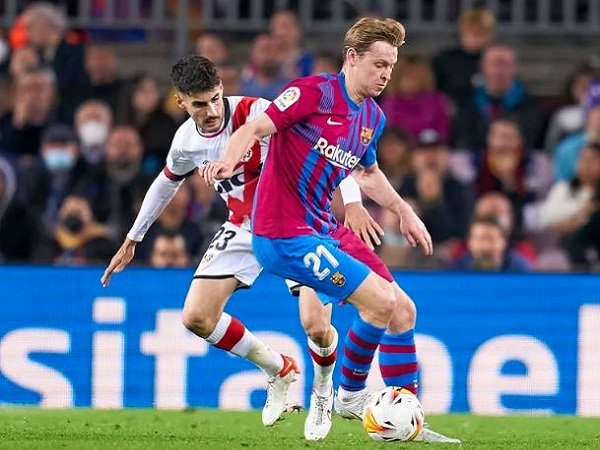 De Boer Sesalkan Keputusan Barcelona Jual Frenkie de Jong