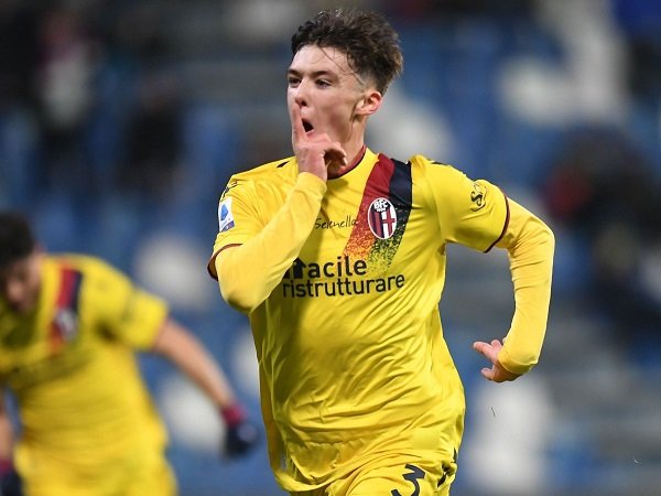 Arsenal Kalahkan Napoli dan AC Milan untuk Aaron Hickey?