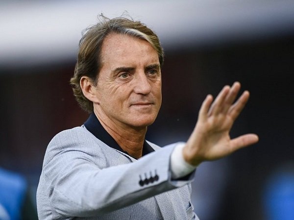 Nikmati Perburuan Scudetto, Mancini Sebut Milan Favorit