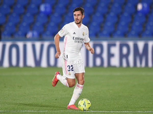 Lazio Selangkah Lagi Amankan Servis Bek Tengah Real Madrid