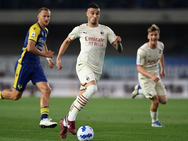 Lawan Sassuolo, Pioli Pertahankan Krunic di Starting XI Milan